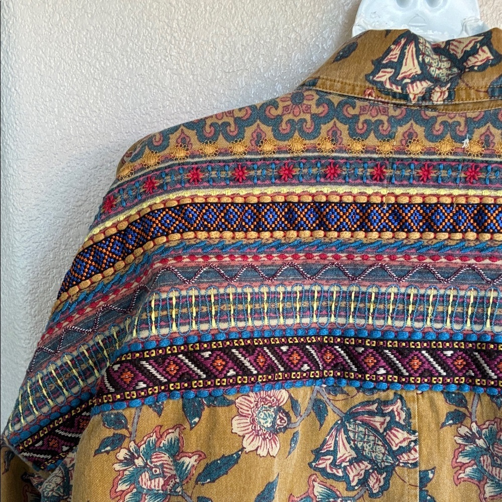 ZARA jacket, mustard yellow,  blue Floral pattern & applique back. Oversized. S - Picture 6 of 15